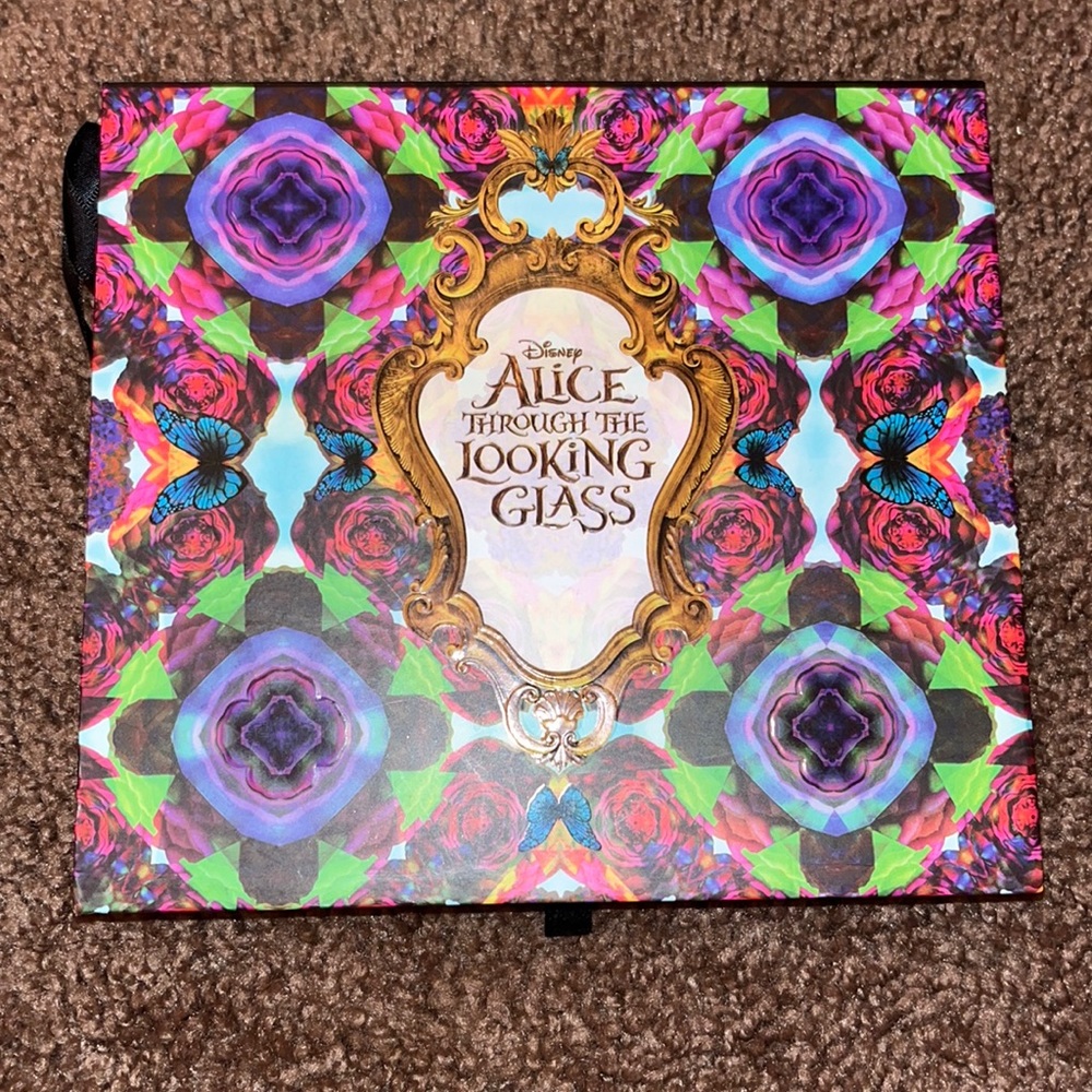 Urban Decay Alice Through The Looking Glass